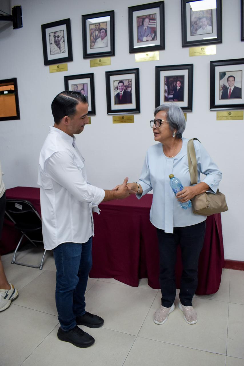 uploads/6/32/01 (2906).Jpeg